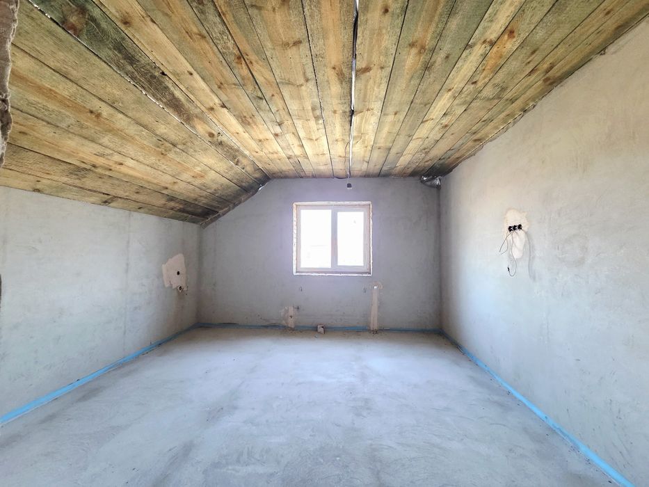 Продаж будинку з гаражем по вул.Лановій