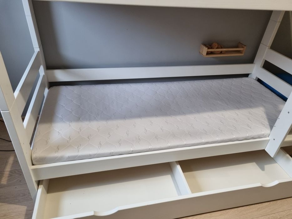 Sprzedam łóżko piętrowe