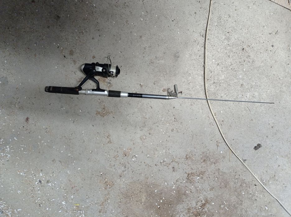 Canas e material de pesca