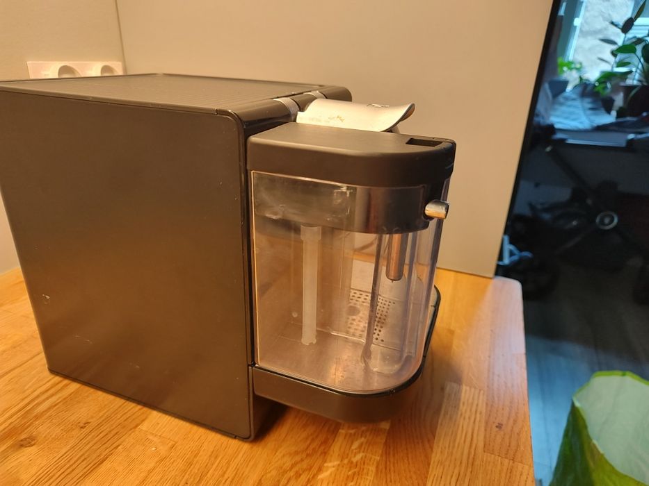 Ekspres kapsułkowy Nespresso lattissima f316