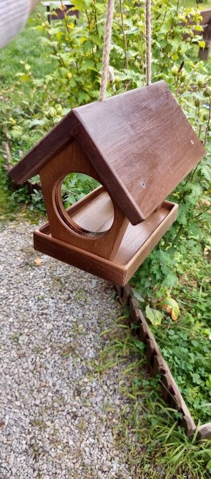 Годівничка для птахів