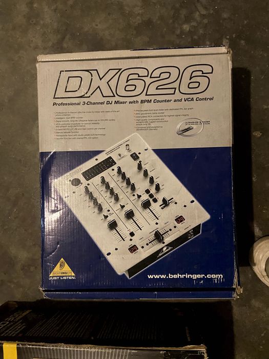 Behringer DX626 (Mesa de Mistura 3 Canais)