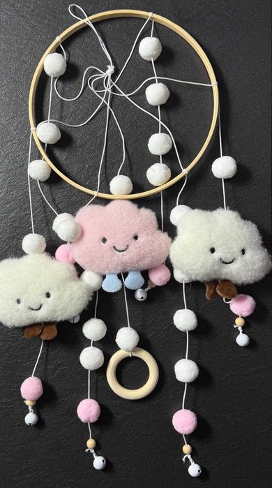 Drewniana Karuzela nad łóżeczko dla dzieci Delikatne dzwonki chmurki