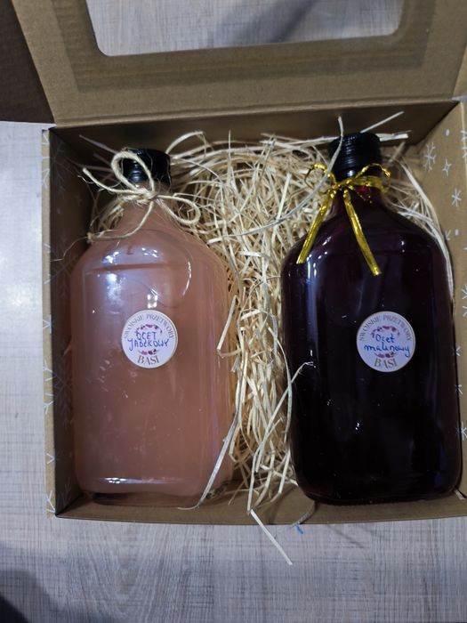 Zestaw prezentowy -ocet malinowy i jabłkowy