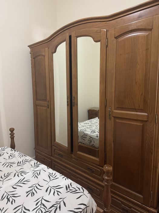 Quarto para arrendar numa moradia t2