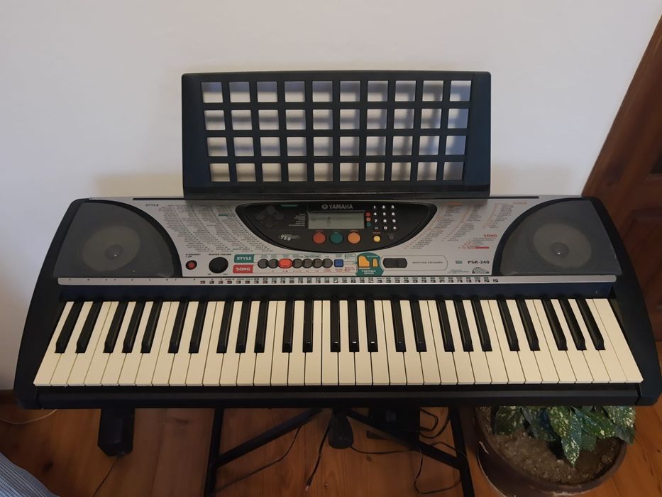 Keyboard Yamaha psr 240