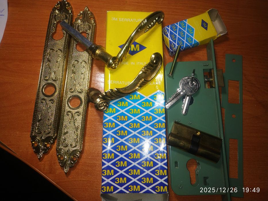 Замок ЗМ  врізний в комплекті Італія