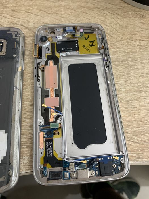 Samsung S7 на запчастини