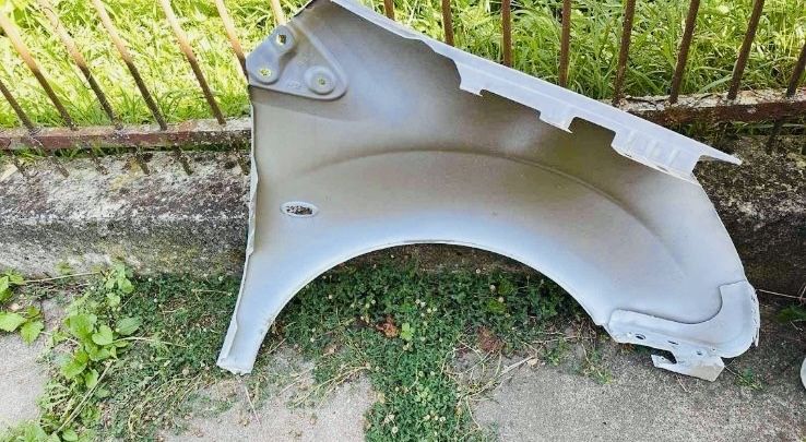 продам крыло Citroen Berlingo Peugeot Partner для пасажир вантажівок