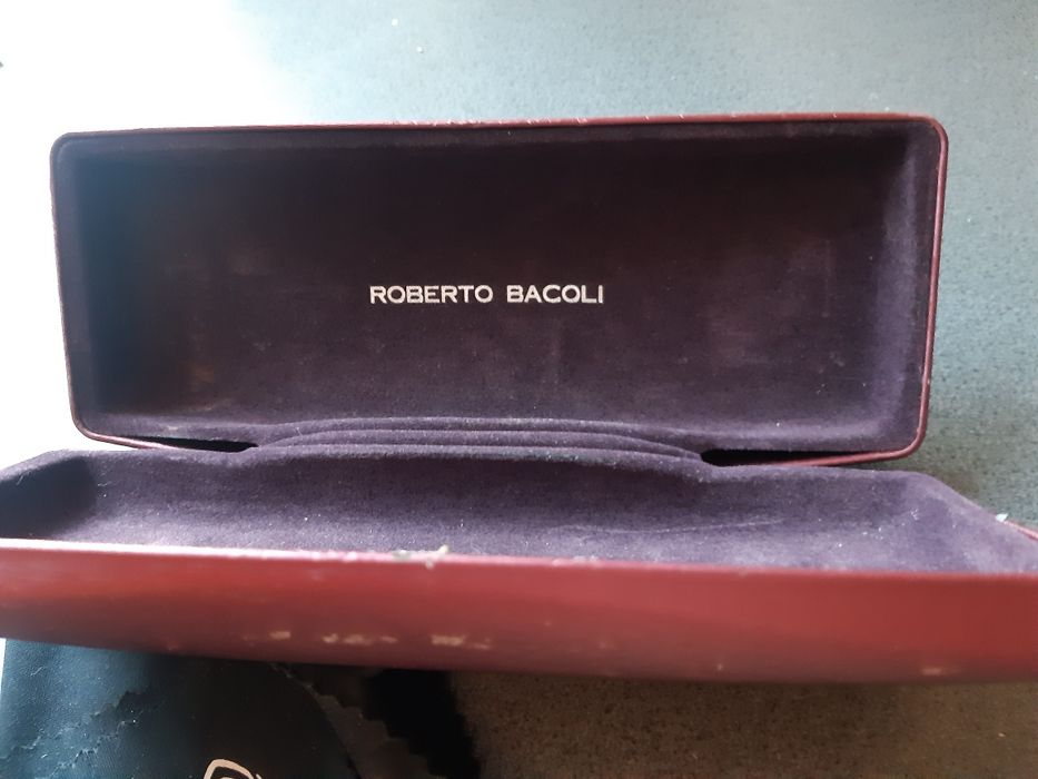 Etui do okularów.  Roberto Bacoli