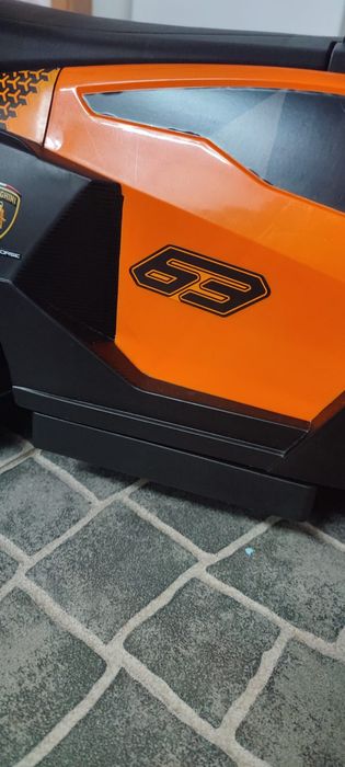 Carro bebé Lamborghini laranja impecável