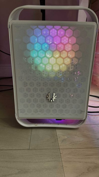 Komputer GAMING PC Mini ITX 32GB RAM Rx670XT Ryzen 7 3700X