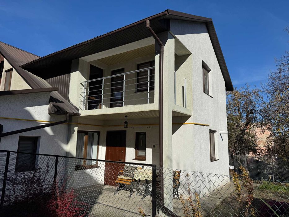 Продам частину будинка з власним двором біля Турецької площі