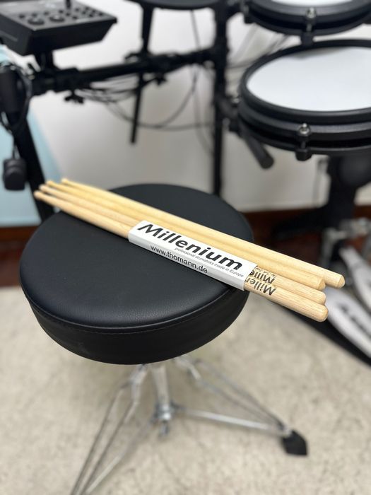 Bateria eletrónica Alesis Nitro Max Drum