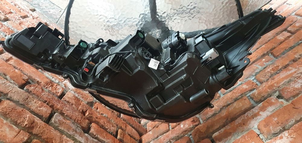 Toyota corolla e21 lampa przód przednia prawa 81110-02s60