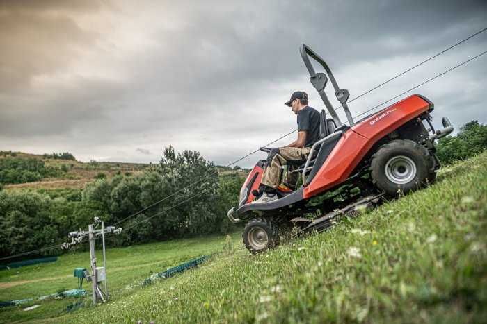 Trator Corta Mato / Destroçador SECO Goliath 4x4 726cc