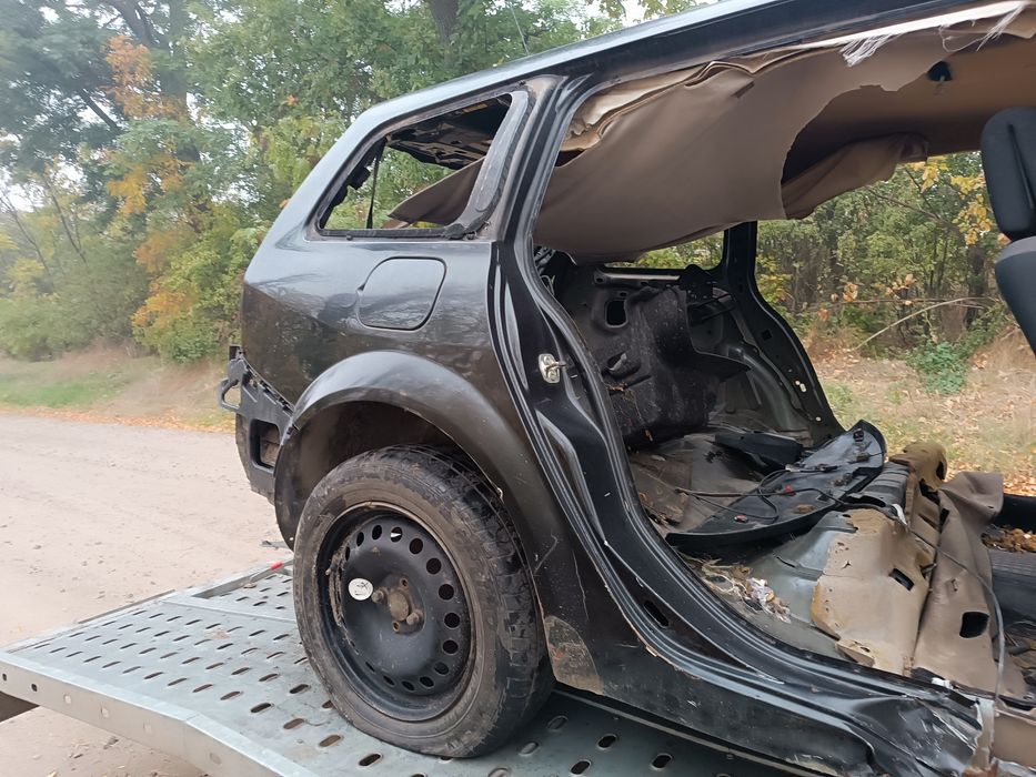 Заднє крило криша ляда Pено меган 2 універсал