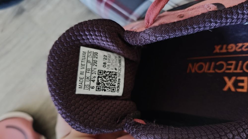 Adidas running 22GTX