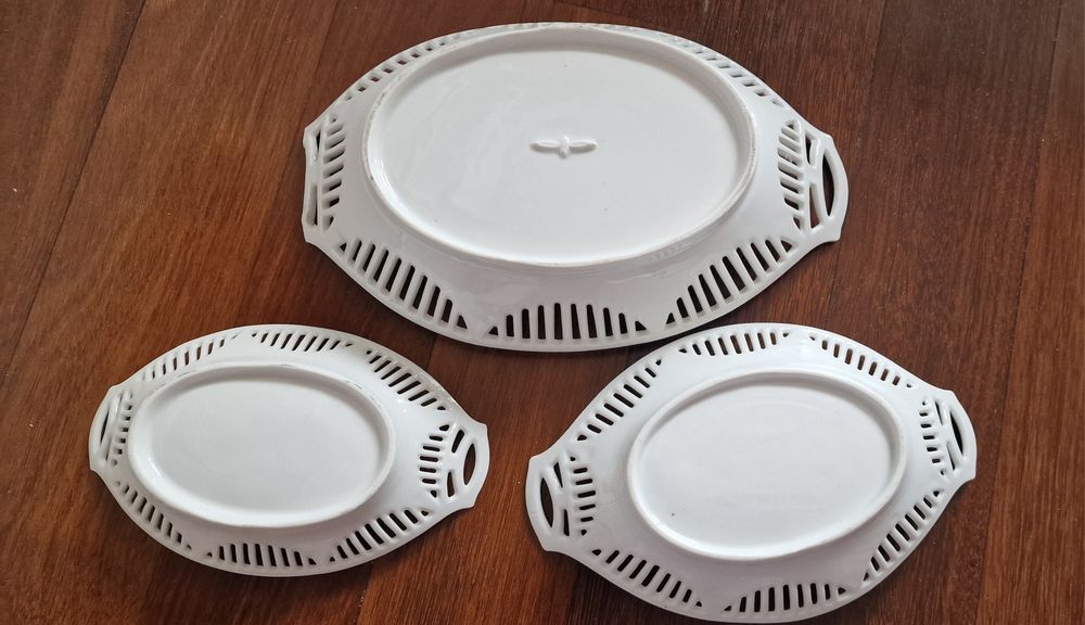 Conjunto antigo de louça