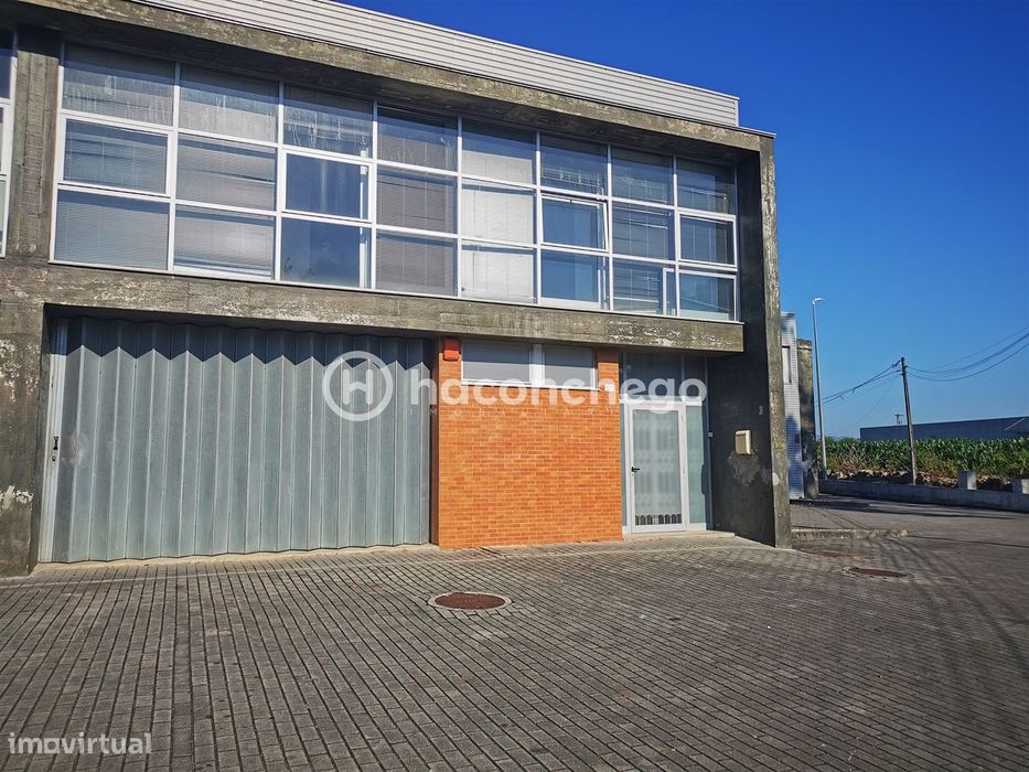 Armazém em Barcelos para arrendar