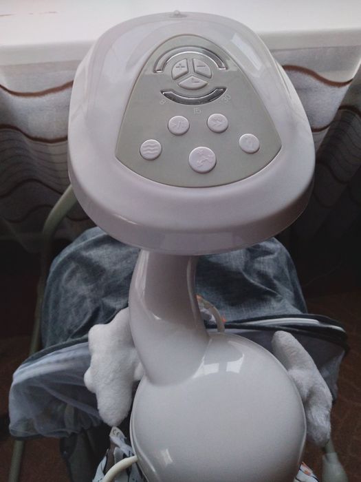 Заколисуючий центр Lionelo Henny Grey Dove (LO-HENNY