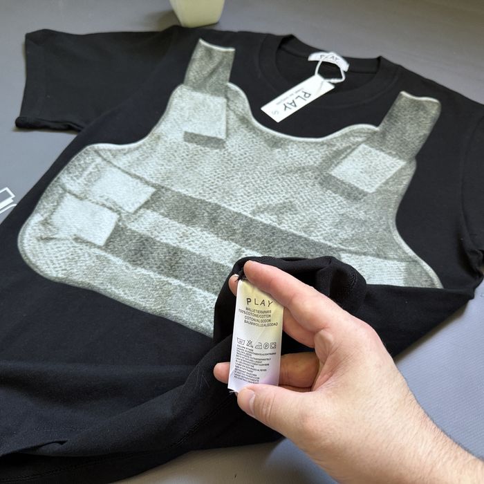 Футболка Play Comme Des gargons з бронежилетом