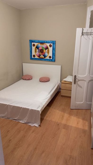 Quarto para arrendar na graça a 10 minutos da estaçao santa polonia