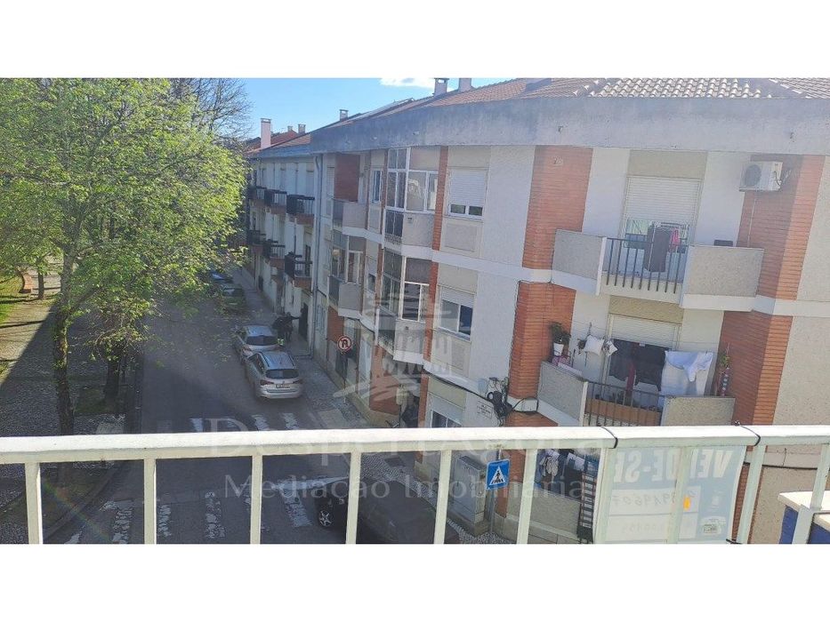T3 com Garagem Perto da estação e escolas