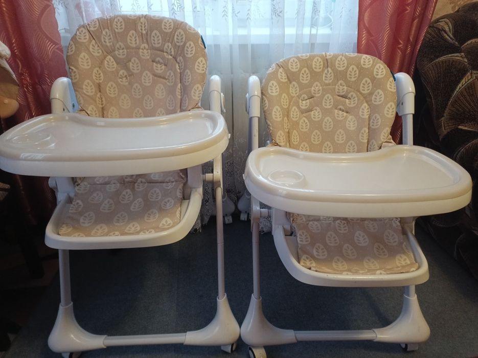 Продам стільчики для годування для двійні