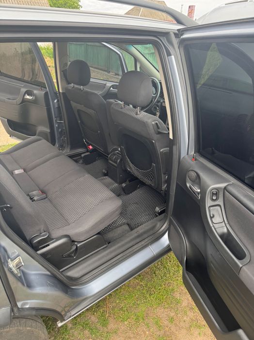 Автомобіль opel zafira A