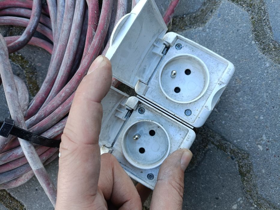 Przedłużacze 230V – 30m + 20m z rozdzielaczami