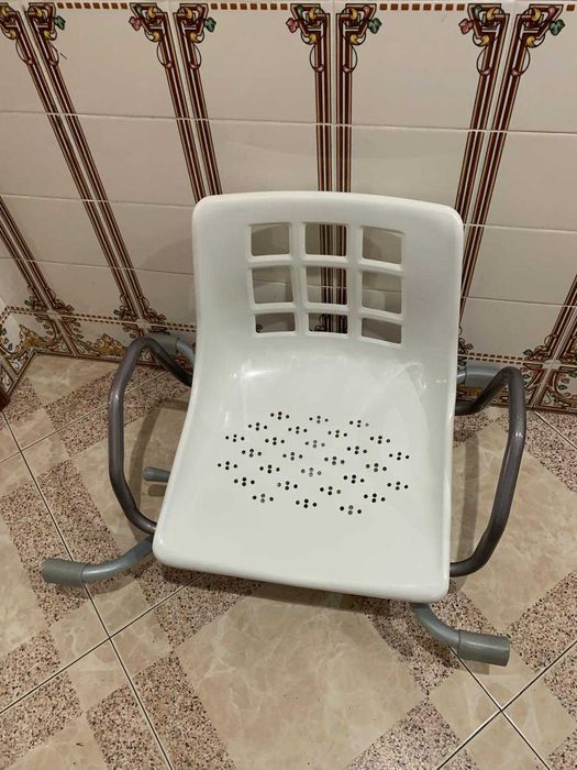 Assento de Banheira / Cadeira de Duche giratória -  Thuasne Homecare.