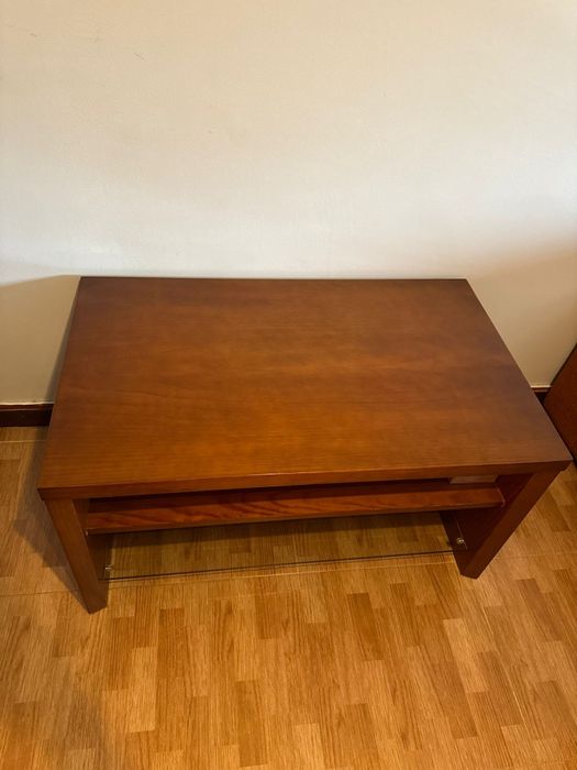 Móvel de TV / Mesa de Centro em Madeira com Prateleira de Vidro