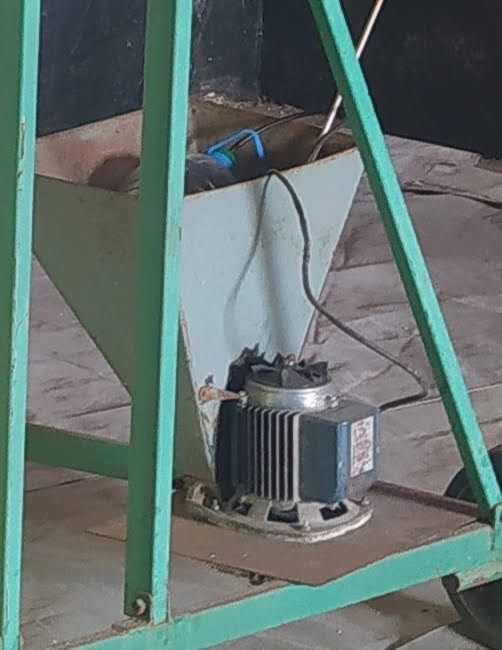 Зерно-погрузчик шнек+шкребок.