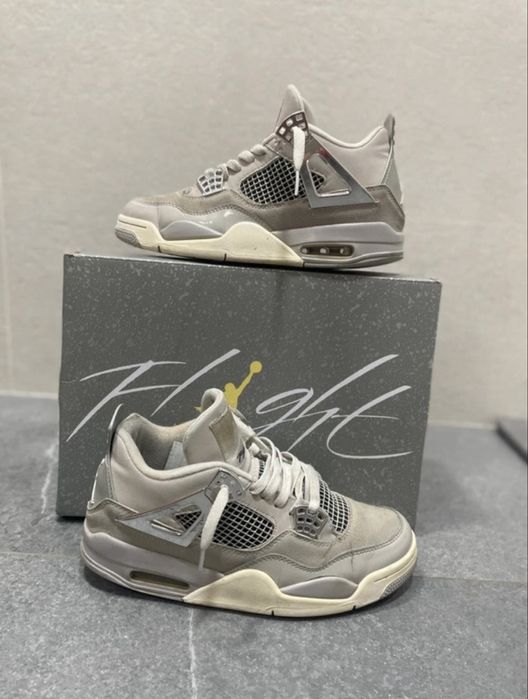 Jordan 4 retro Frozen Moments