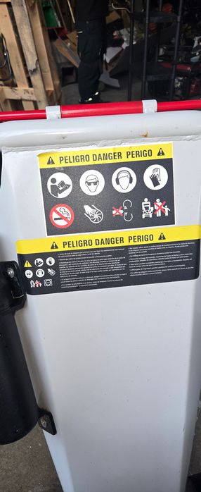 Bio-Triturador a Gasolina SUZUKA 715 Omega - usada apenas para demonstração
