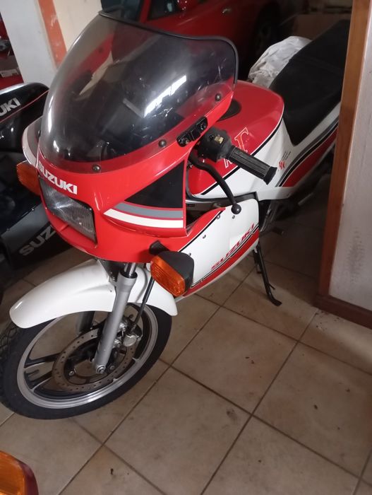 Yamaha 125 RD. (doc suíços)