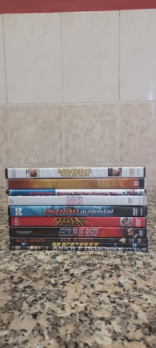 Grande lote de 70 filmes de vários géneros