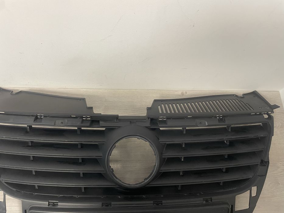 Решітка volkswagen passat b6 та передні значки volkswagen