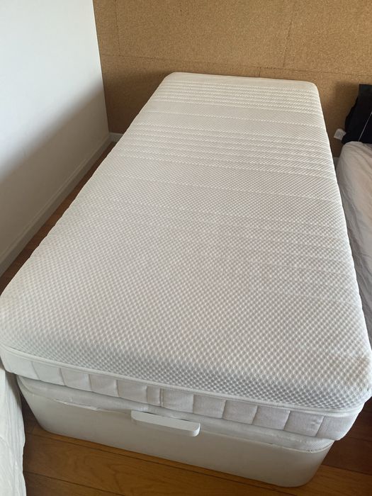 Cama solteiro 90x200 ikea + colchão + cabeceira oferta