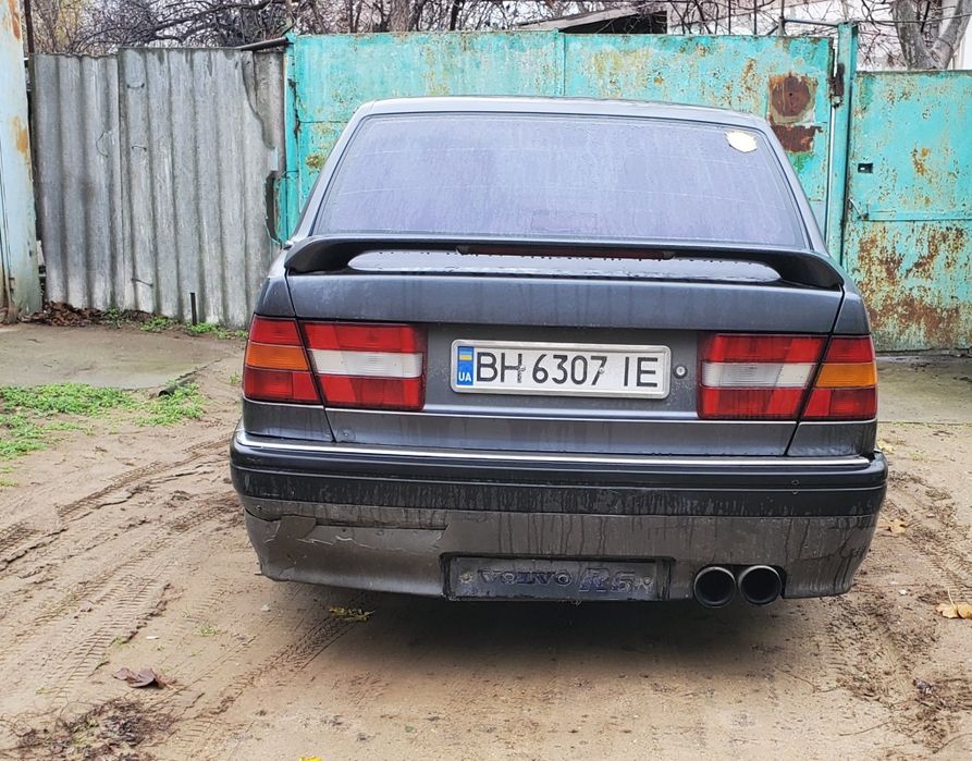 Автомобиль Volvo 960