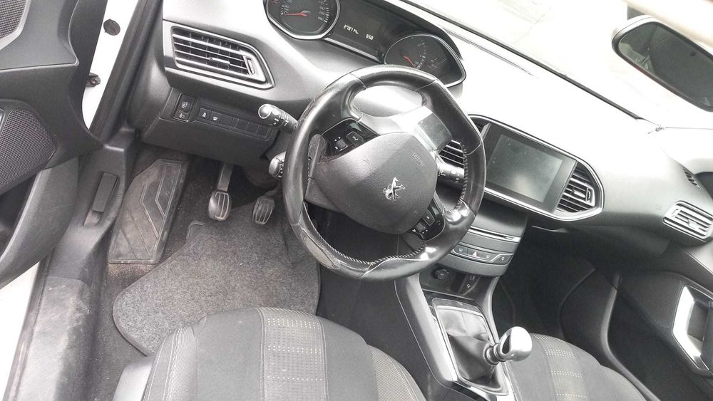 Peugeot 308 1.6 hdi — photo 3