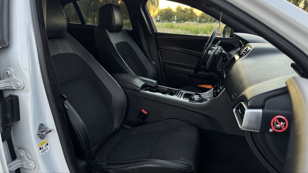 Jaguar XE 2.0D 163Cv Versão R-Sport