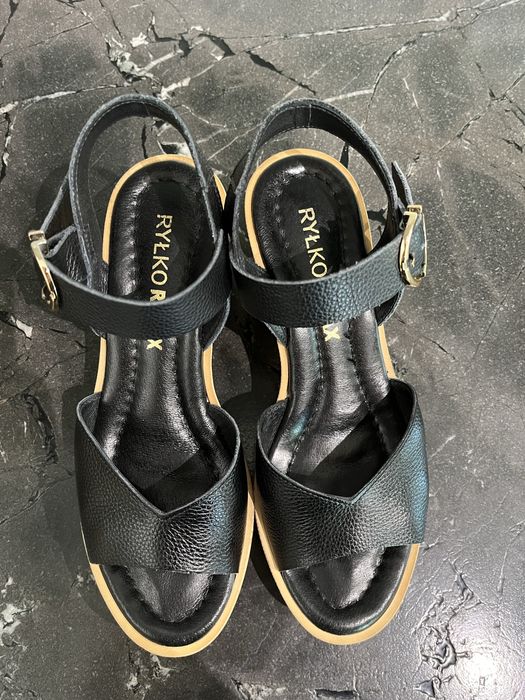 Ryłko relax skóra licowa 37 38 czarne sandały na koturnie gwarancja