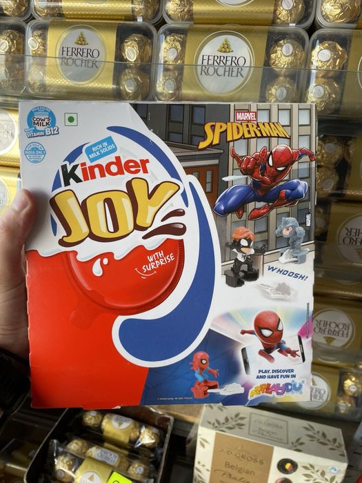 Яйце Кіндер Джой Спайдермен 20г / яйце Kinder Joy Spider-Man Marvel 20g