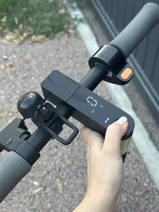 Електросамокат Xiaomi Mi Electric Scooter Essential (б/в)