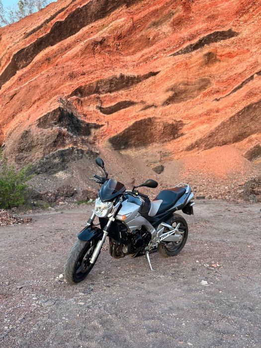 SUZUKI GSR600 2006