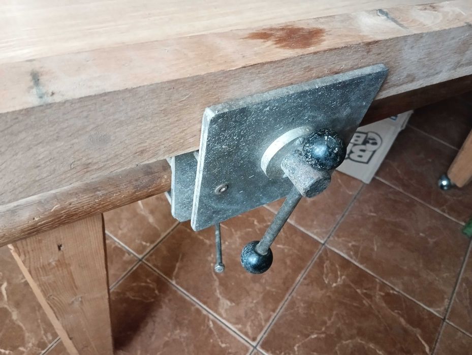 Тиски, деревообробний зажим для стола