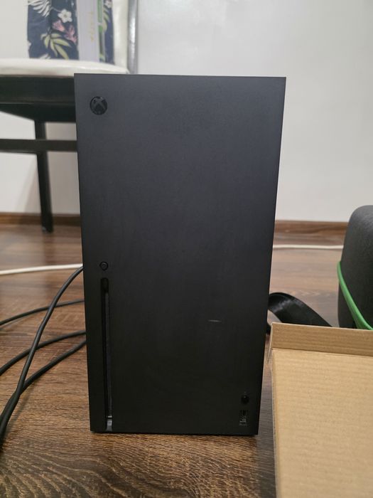 Xbox Series X (287 год гри) + Кейс + Док-станція з АКБ. Повний комплек