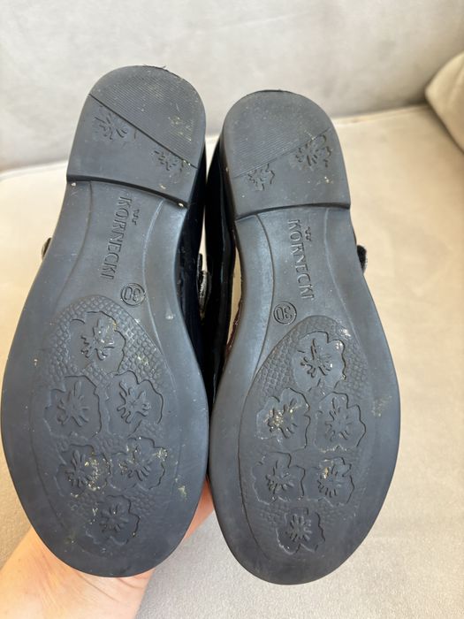 Kornecki lakierki skorzane buty wizytowe  baleriny balerinki czarne 30